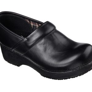Skechers Work: TONE-UPS CLOG SLIP RESISTANT Black